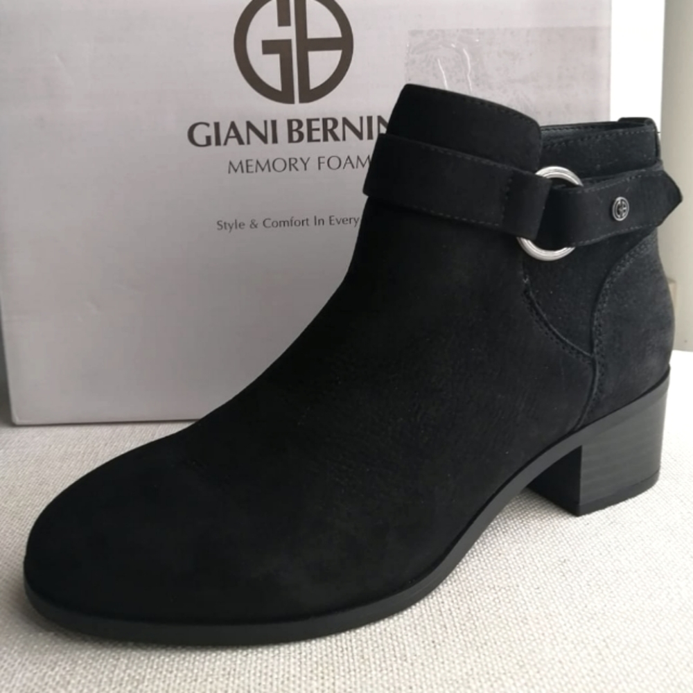 ✨New!  GIANI BERNINI BOOTS. New!